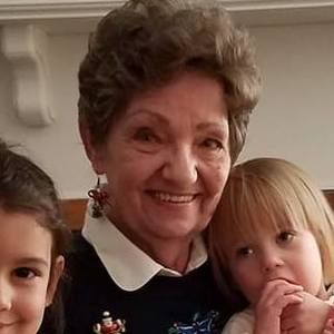 Meet your Posher, Joan lee